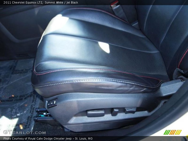 Summit White / Jet Black 2011 Chevrolet Equinox LTZ