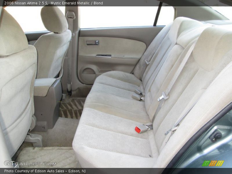 Rear Seat of 2006 Altima 2.5 S