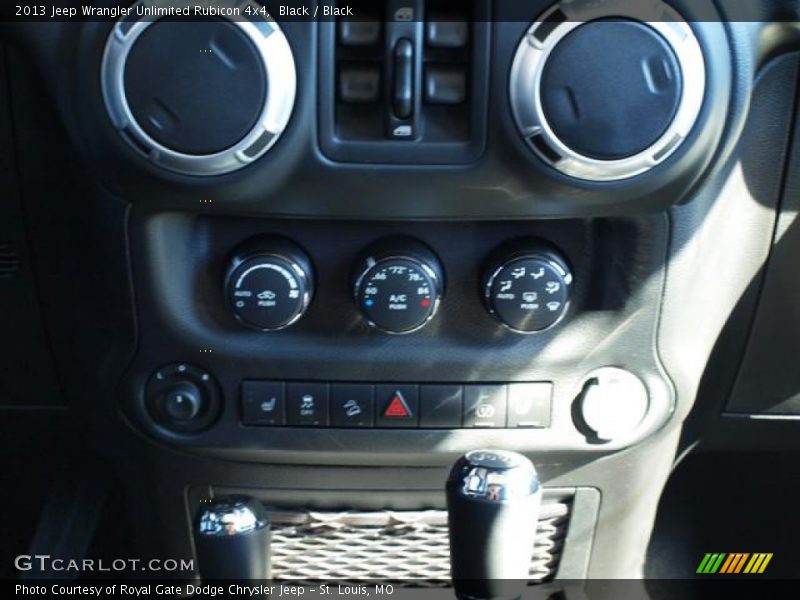 Black / Black 2013 Jeep Wrangler Unlimited Rubicon 4x4