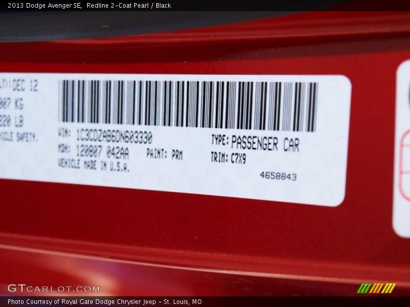 Redline 2-Coat Pearl / Black 2013 Dodge Avenger SE