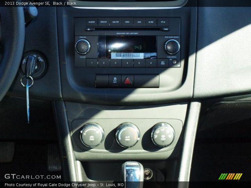 Black / Black 2013 Dodge Avenger SE