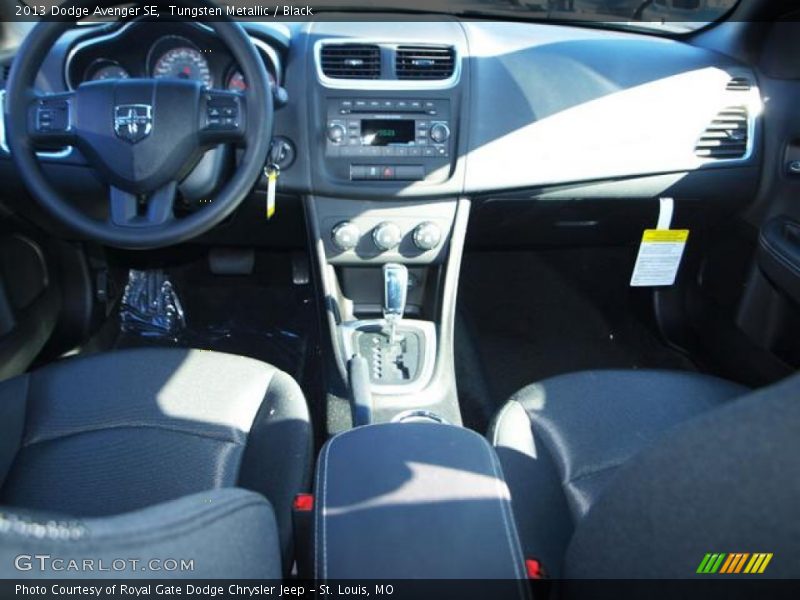 Tungsten Metallic / Black 2013 Dodge Avenger SE