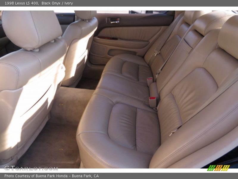 Black Onyx / Ivory 1998 Lexus LS 400