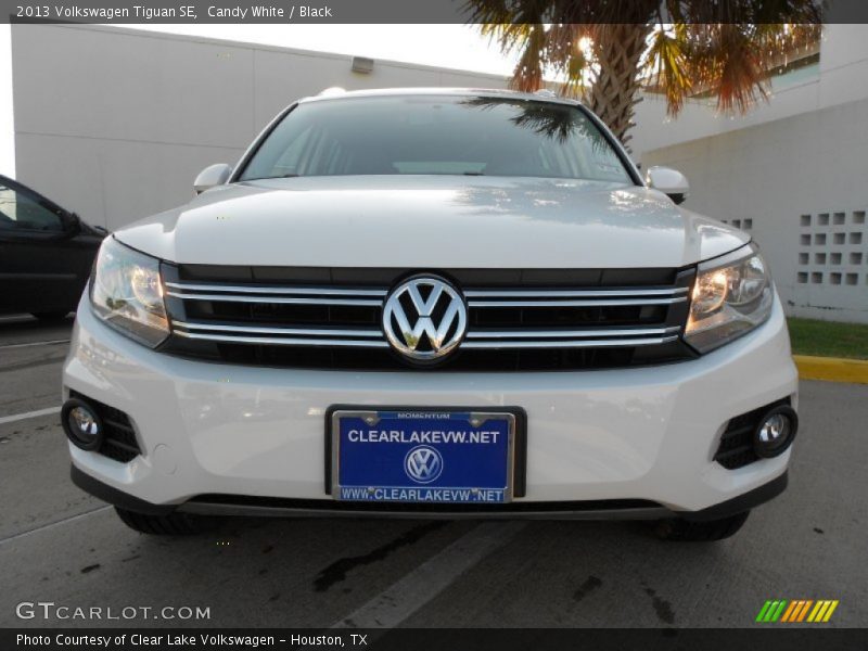 Candy White / Black 2013 Volkswagen Tiguan SE