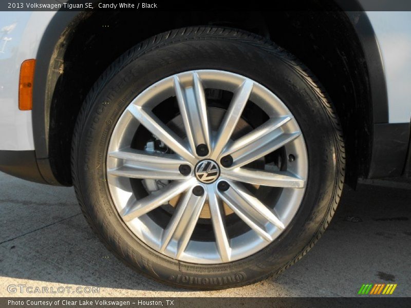 Candy White / Black 2013 Volkswagen Tiguan SE