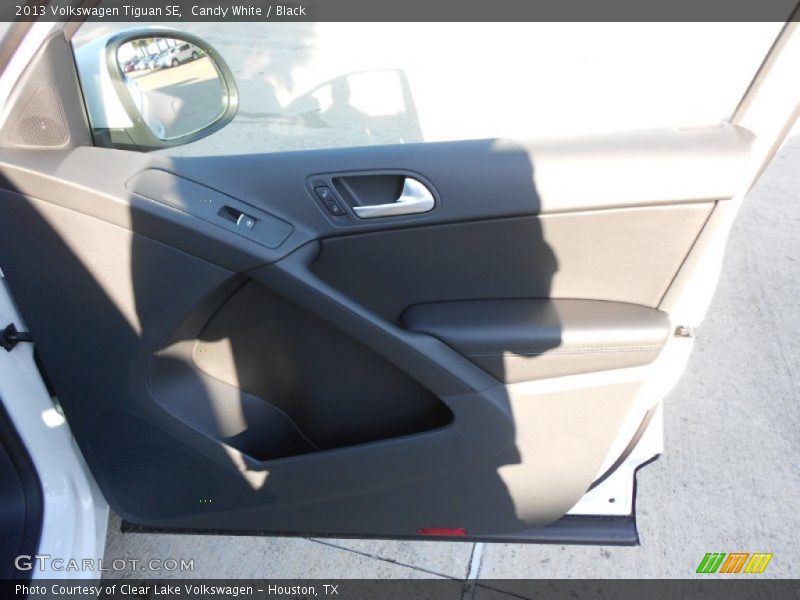Candy White / Black 2013 Volkswagen Tiguan SE