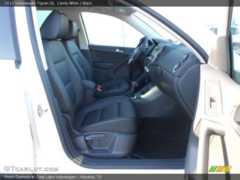 Candy White / Black 2013 Volkswagen Tiguan SE