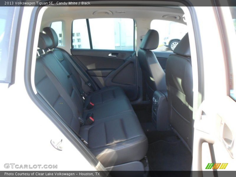 Candy White / Black 2013 Volkswagen Tiguan SE