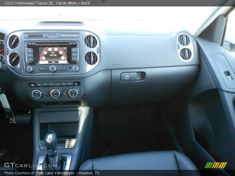 Candy White / Black 2013 Volkswagen Tiguan SE
