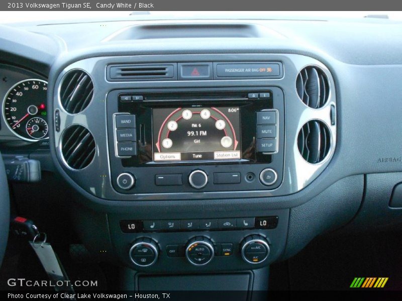 Candy White / Black 2013 Volkswagen Tiguan SE