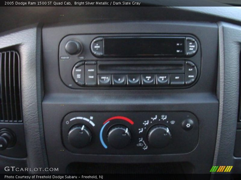 Bright Silver Metallic / Dark Slate Gray 2005 Dodge Ram 1500 ST Quad Cab