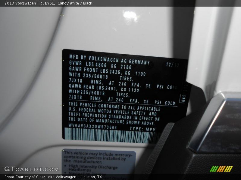 Candy White / Black 2013 Volkswagen Tiguan SE