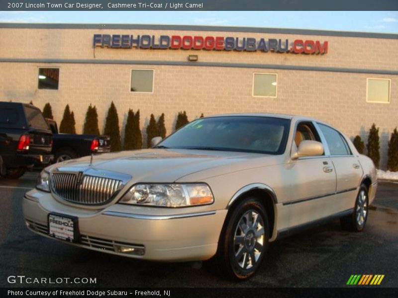 Cashmere Tri-Coat / Light Camel 2007 Lincoln Town Car Designer