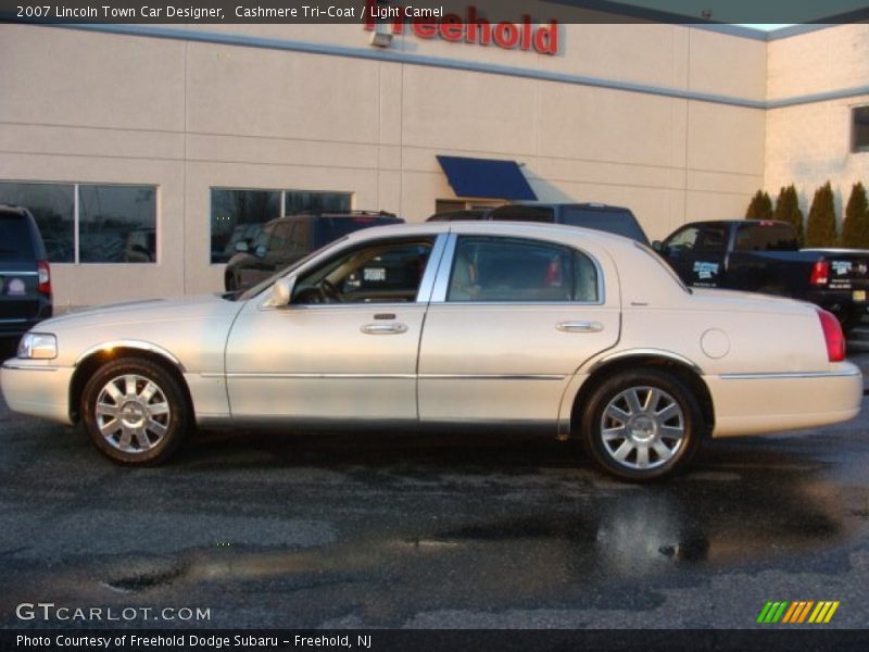 Cashmere Tri-Coat / Light Camel 2007 Lincoln Town Car Designer