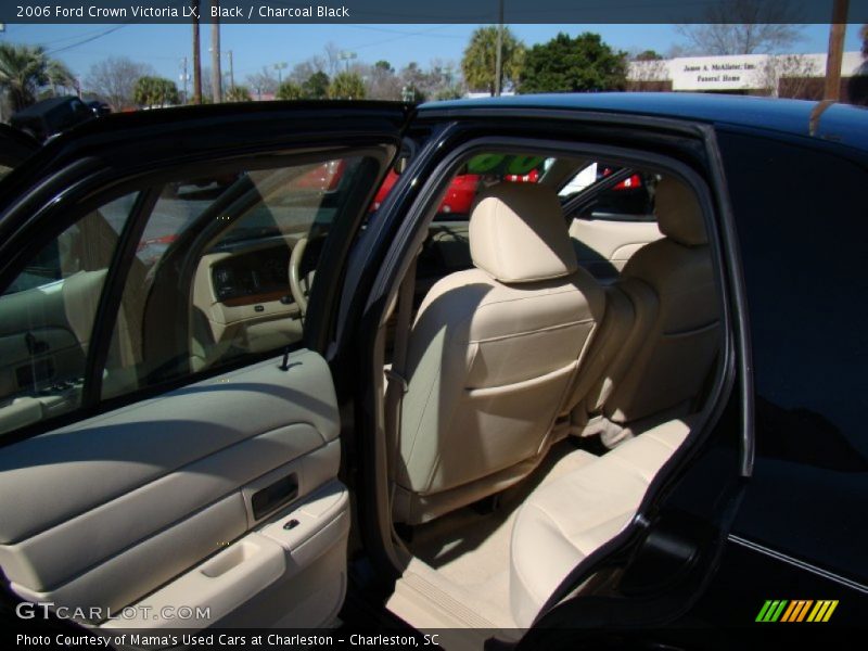 Black / Charcoal Black 2006 Ford Crown Victoria LX