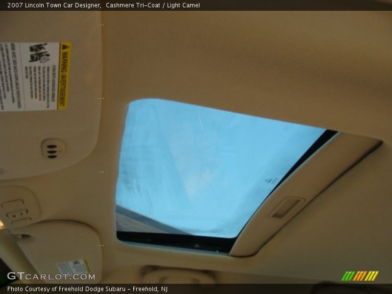 Cashmere Tri-Coat / Light Camel 2007 Lincoln Town Car Designer