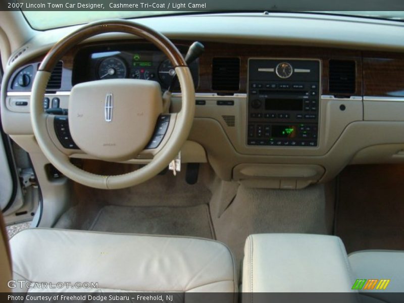 Cashmere Tri-Coat / Light Camel 2007 Lincoln Town Car Designer