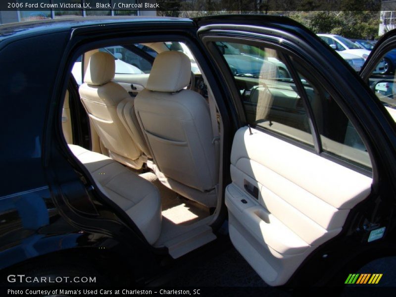 Black / Charcoal Black 2006 Ford Crown Victoria LX