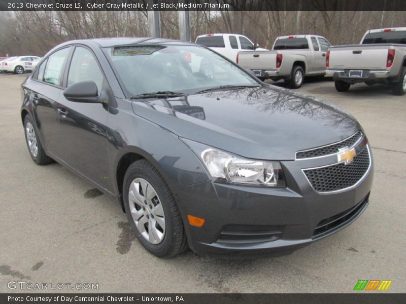 Front 3/4 View of 2013 Cruze LS