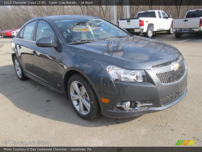 Front 3/4 View of 2013 Cruze LT/RS