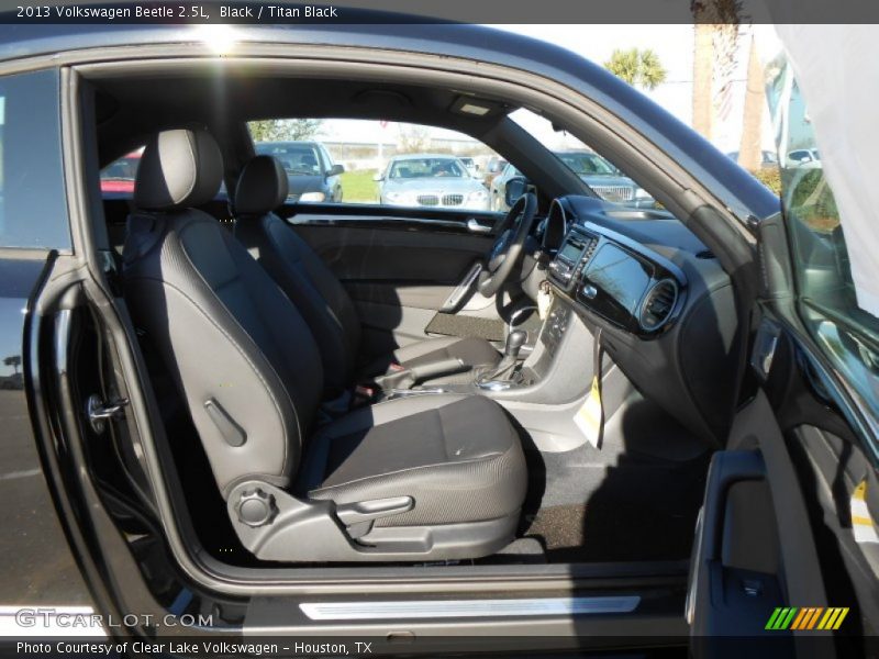 Black / Titan Black 2013 Volkswagen Beetle 2.5L