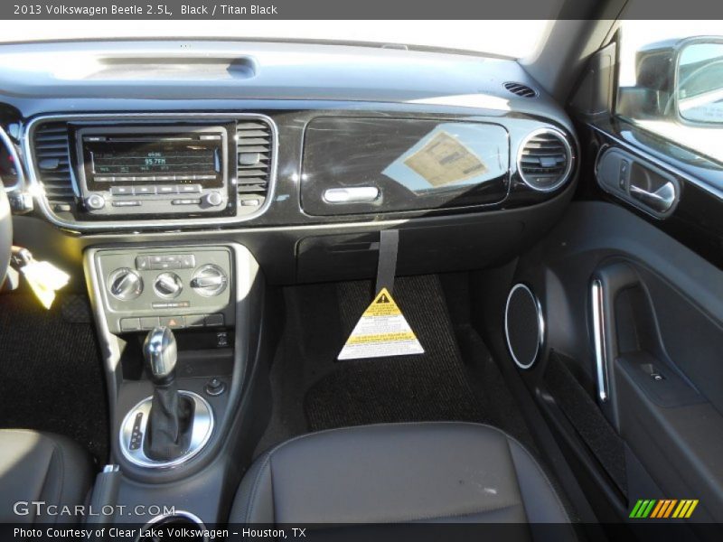 Black / Titan Black 2013 Volkswagen Beetle 2.5L