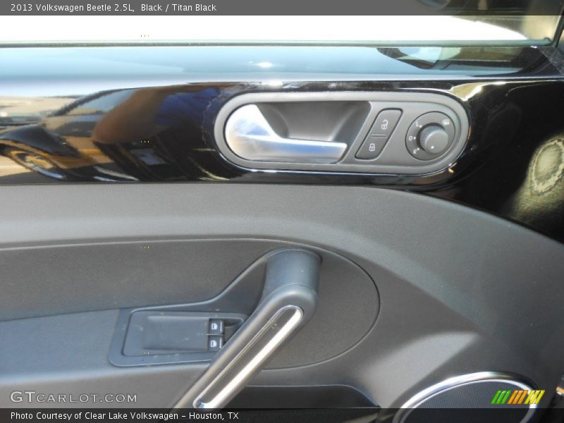 Black / Titan Black 2013 Volkswagen Beetle 2.5L