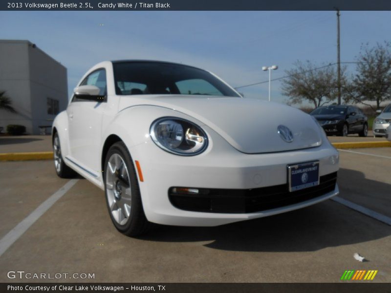 Candy White / Titan Black 2013 Volkswagen Beetle 2.5L