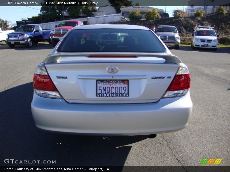 Lunar Mist Metallic / Dark Gray 2005 Toyota Camry SE