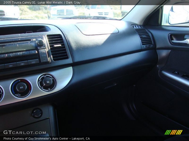 Lunar Mist Metallic / Dark Gray 2005 Toyota Camry SE