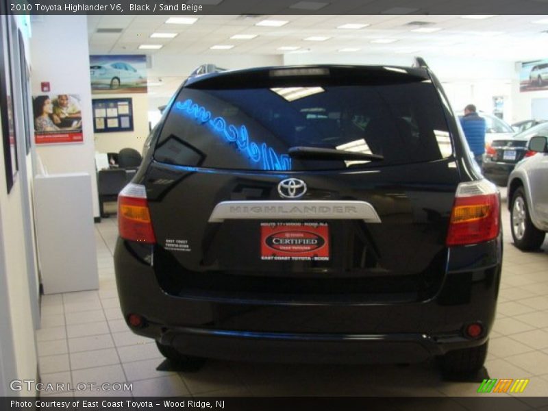 Black / Sand Beige 2010 Toyota Highlander V6