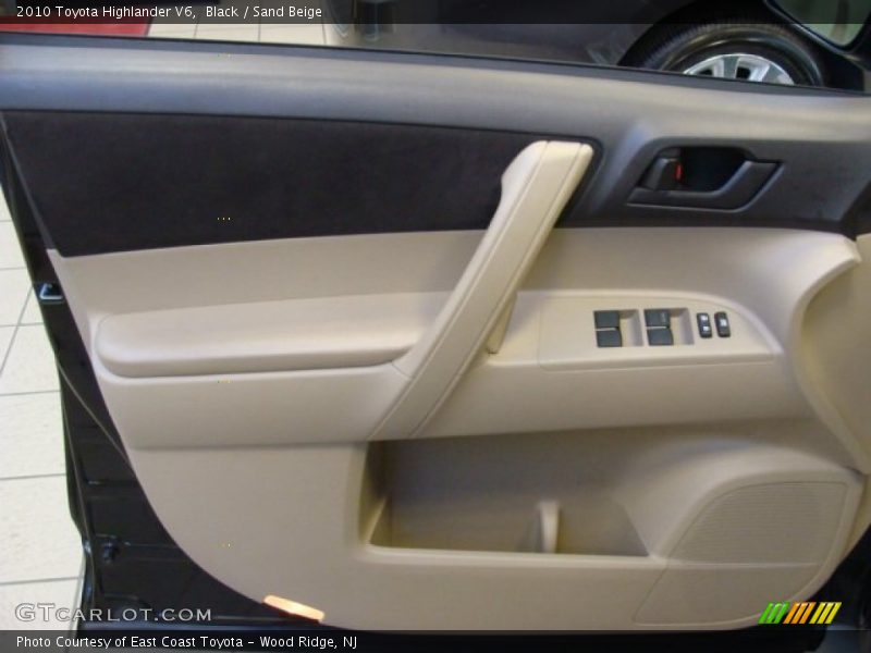 Black / Sand Beige 2010 Toyota Highlander V6