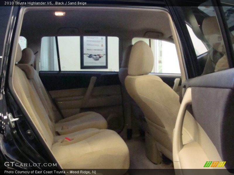 Black / Sand Beige 2010 Toyota Highlander V6