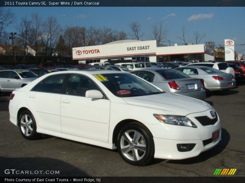 Super White / Dark Charcoal 2011 Toyota Camry SE