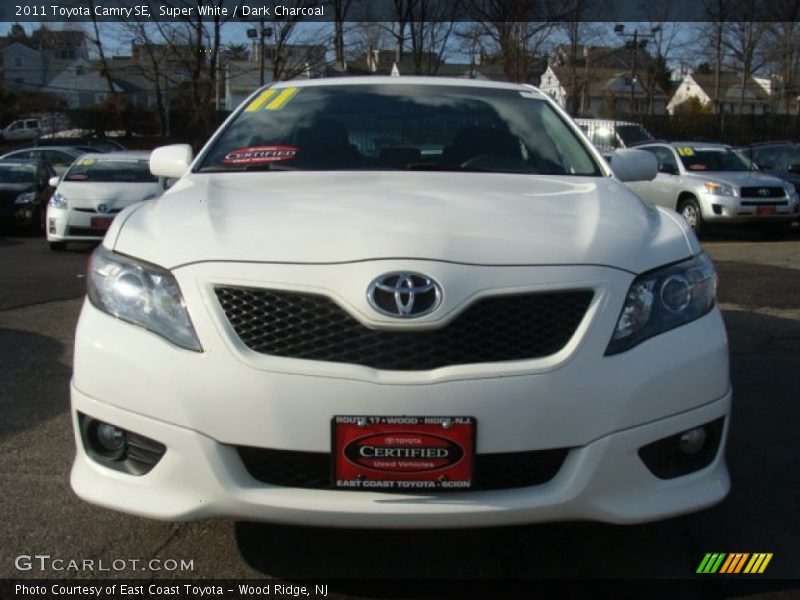 Super White / Dark Charcoal 2011 Toyota Camry SE