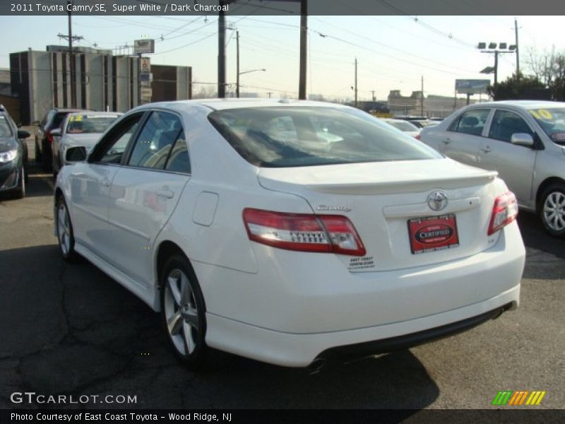 Super White / Dark Charcoal 2011 Toyota Camry SE
