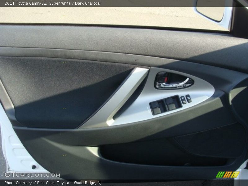 Super White / Dark Charcoal 2011 Toyota Camry SE