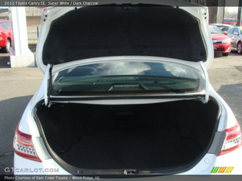 Super White / Dark Charcoal 2011 Toyota Camry SE