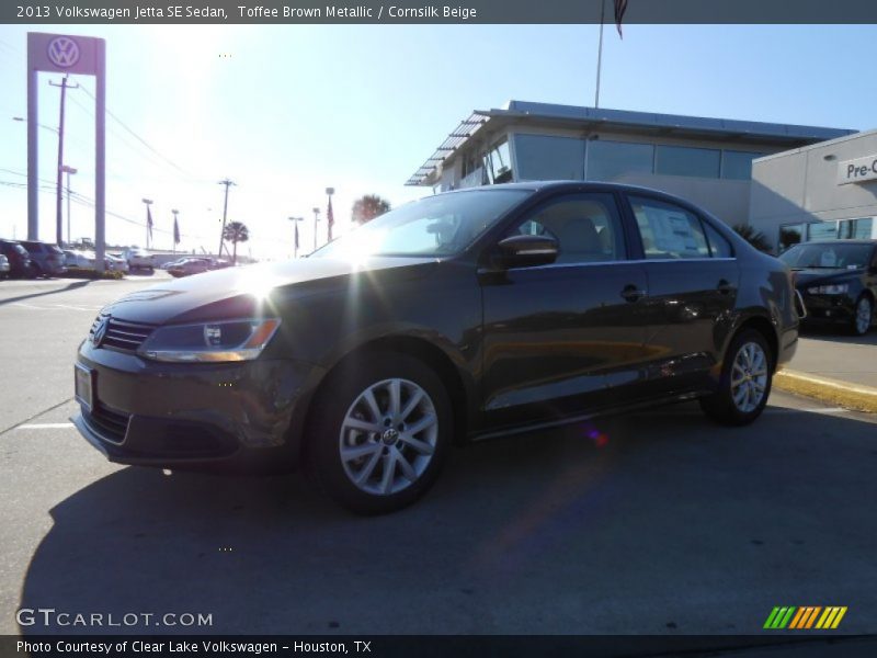 Toffee Brown Metallic / Cornsilk Beige 2013 Volkswagen Jetta SE Sedan