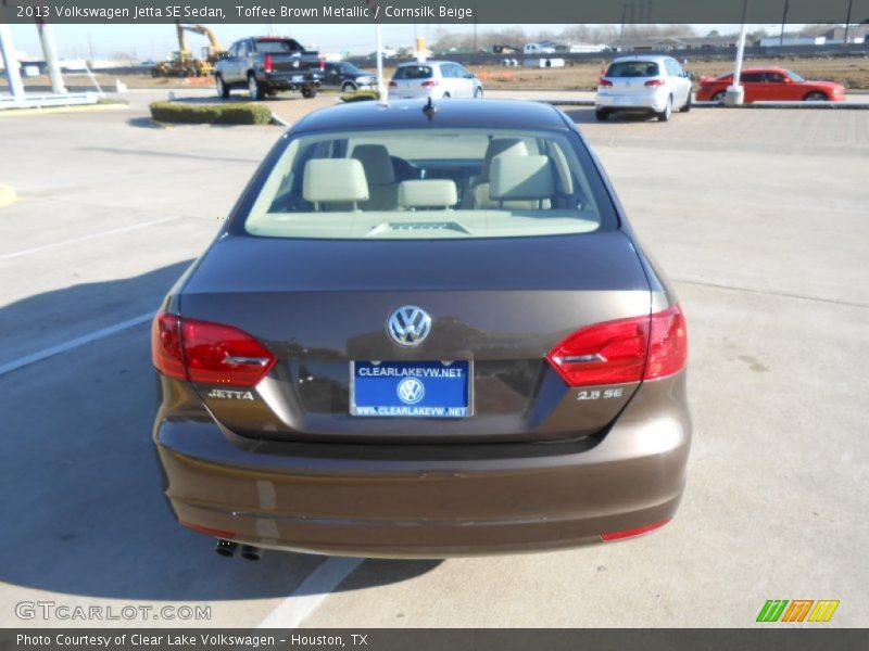 Toffee Brown Metallic / Cornsilk Beige 2013 Volkswagen Jetta SE Sedan