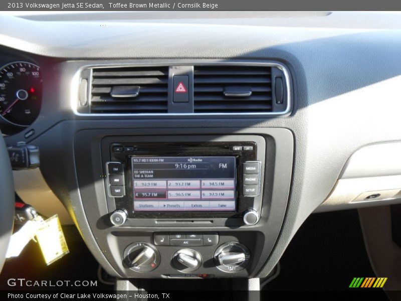 Toffee Brown Metallic / Cornsilk Beige 2013 Volkswagen Jetta SE Sedan