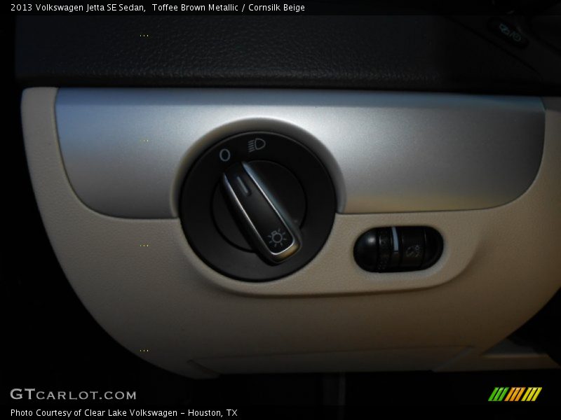 Toffee Brown Metallic / Cornsilk Beige 2013 Volkswagen Jetta SE Sedan