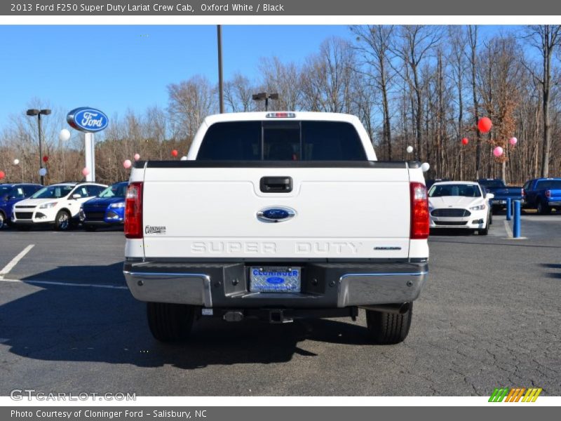 Oxford White / Black 2013 Ford F250 Super Duty Lariat Crew Cab