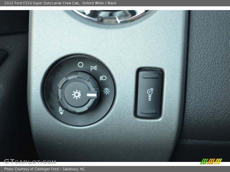 Controls of 2013 F250 Super Duty Lariat Crew Cab