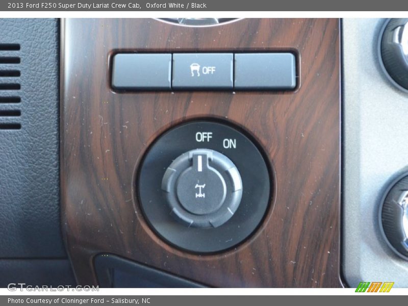 Controls of 2013 F250 Super Duty Lariat Crew Cab