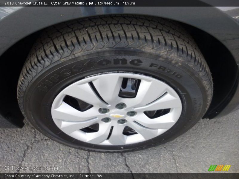 Cyber Gray Metallic / Jet Black/Medium Titanium 2013 Chevrolet Cruze LS