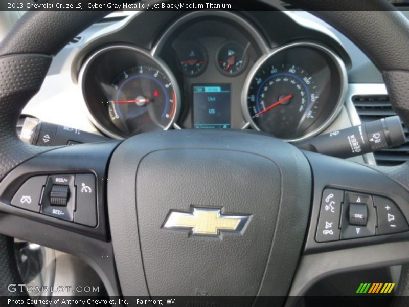 Cyber Gray Metallic / Jet Black/Medium Titanium 2013 Chevrolet Cruze LS