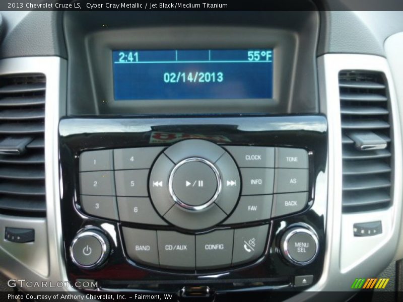 Cyber Gray Metallic / Jet Black/Medium Titanium 2013 Chevrolet Cruze LS
