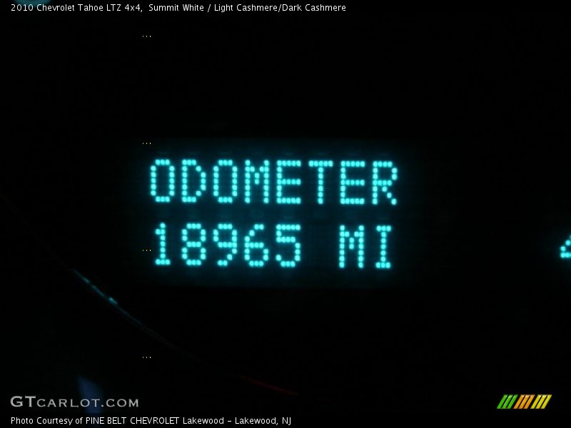 Summit White / Light Cashmere/Dark Cashmere 2010 Chevrolet Tahoe LTZ 4x4