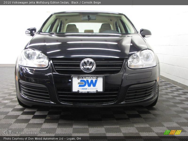 Black / Cornsilk Beige 2010 Volkswagen Jetta Wolfsburg Edition Sedan